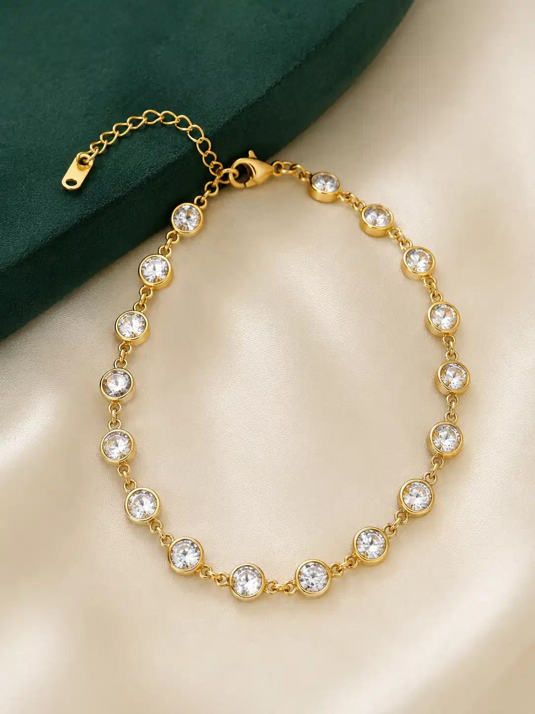 elara-bezel-tennis-bracelet-anti-tarnish