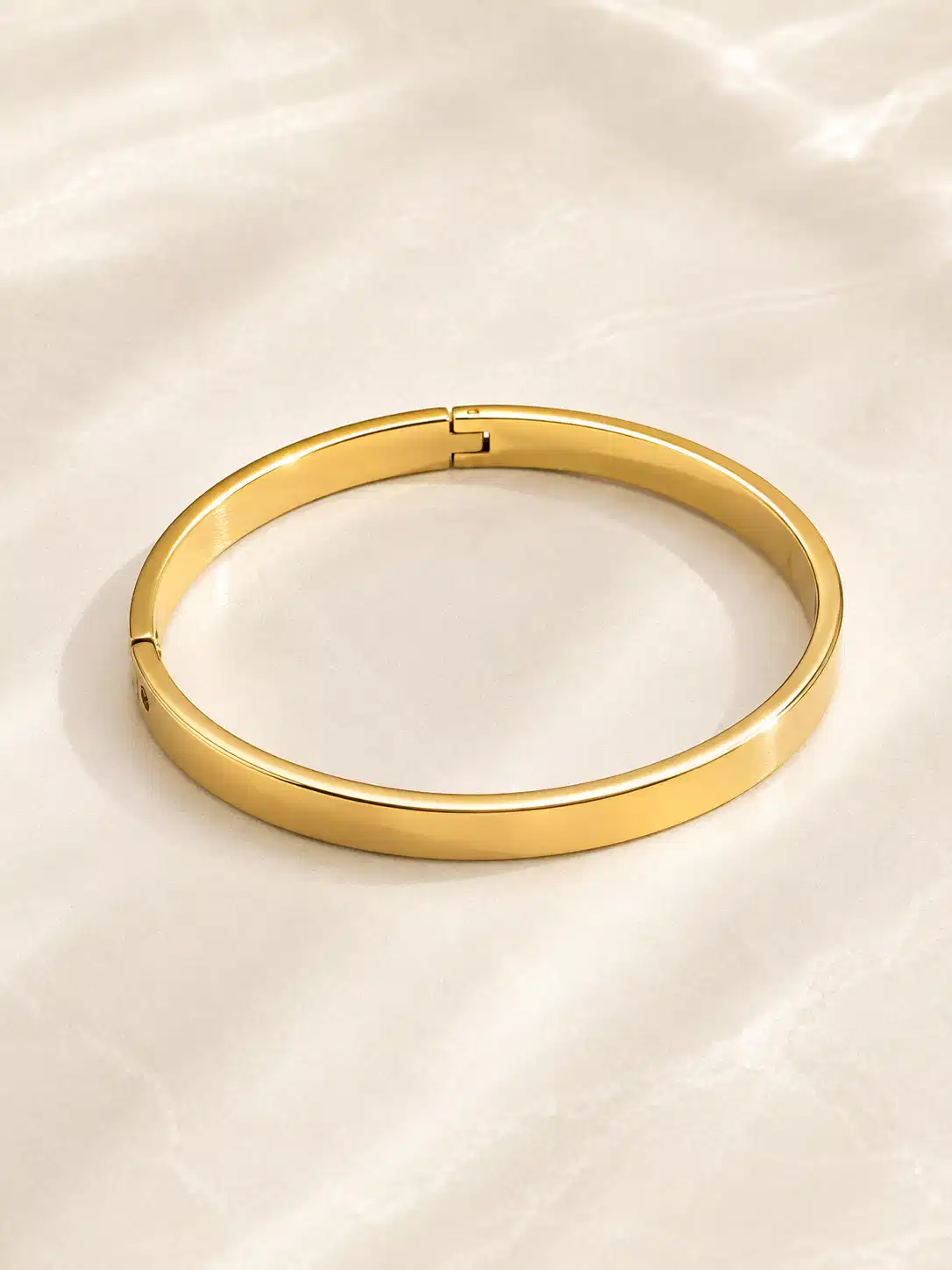 everyday-signature-sleek-gold-bangle-anti-tarnish