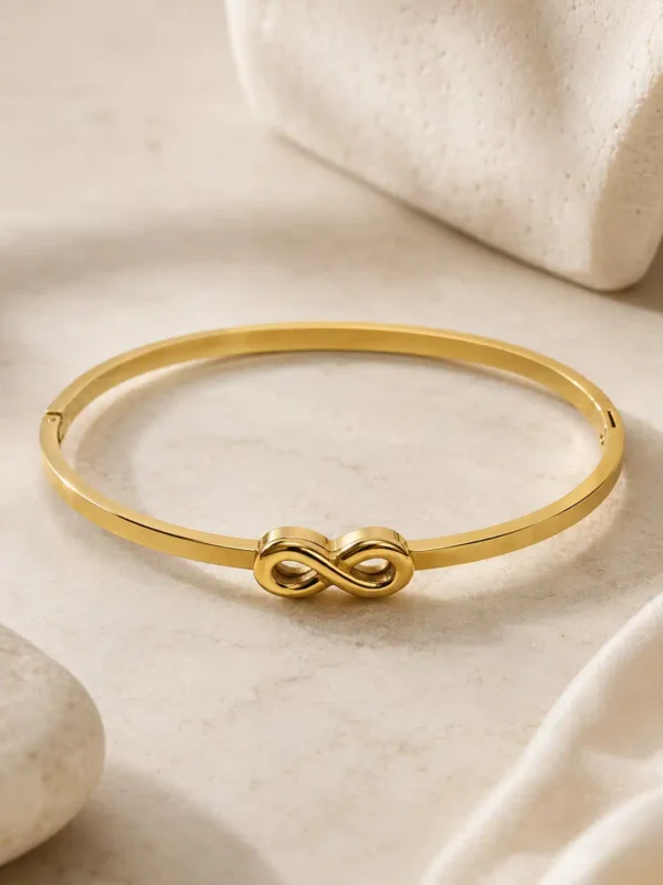 Anti-tarnish gold infinity bracelet for women with polished stainless steel band