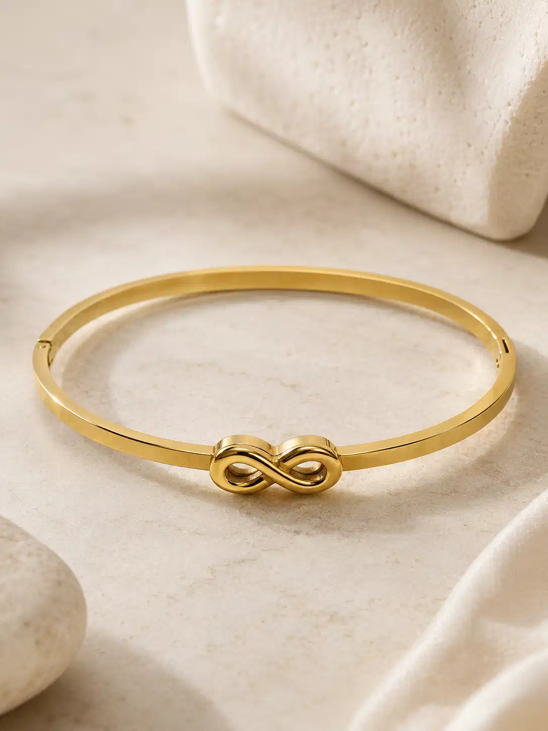 anti-tarnish-infinity-gold-bracelet