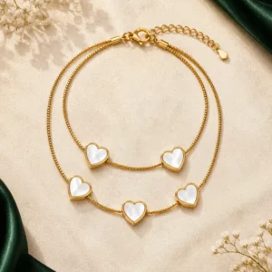 Anti-tarnish gold double-strand bracelet with five mother-of-pearl heart charms