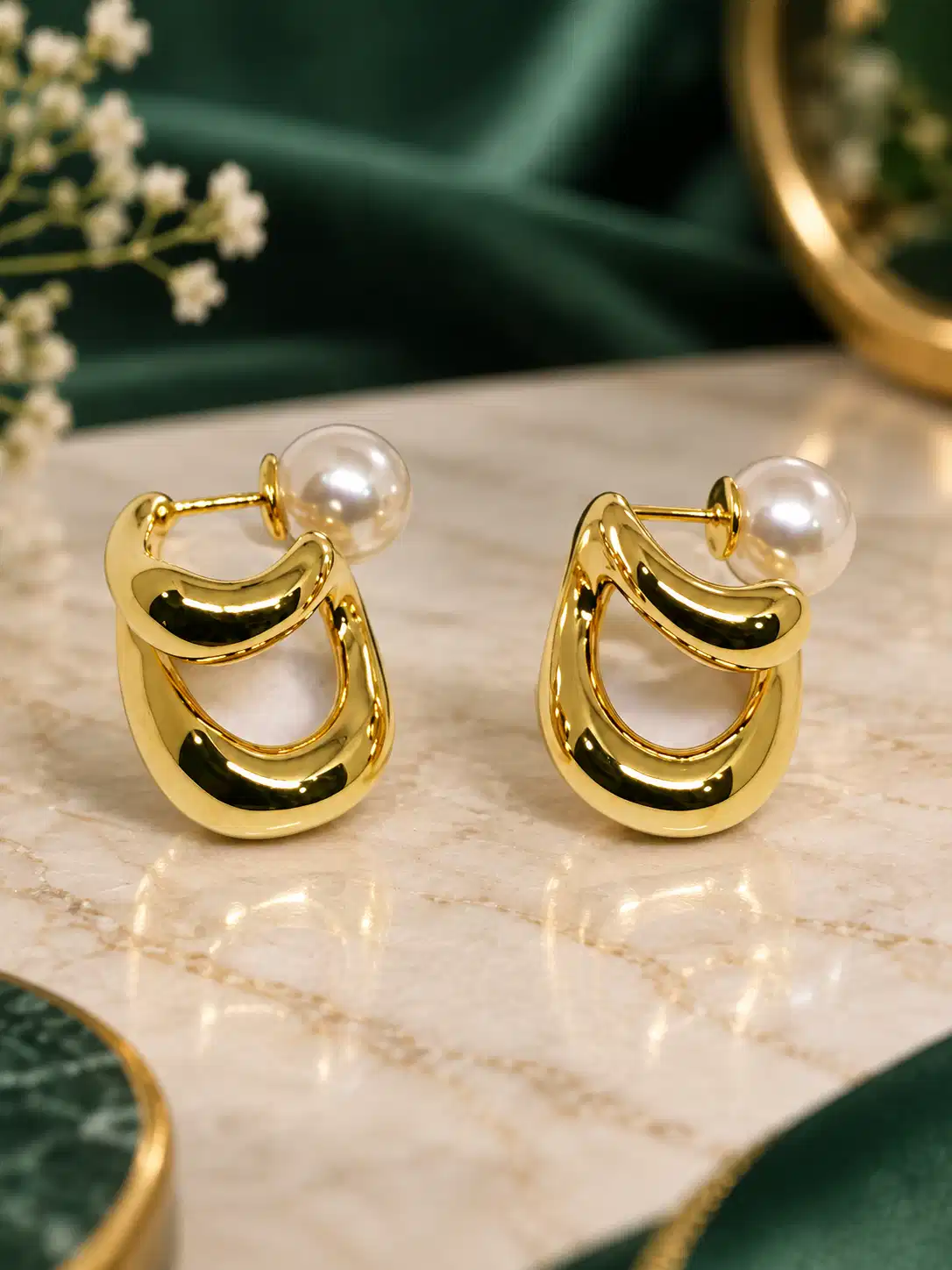 sculpted-pearl-swirl-stud-earrings