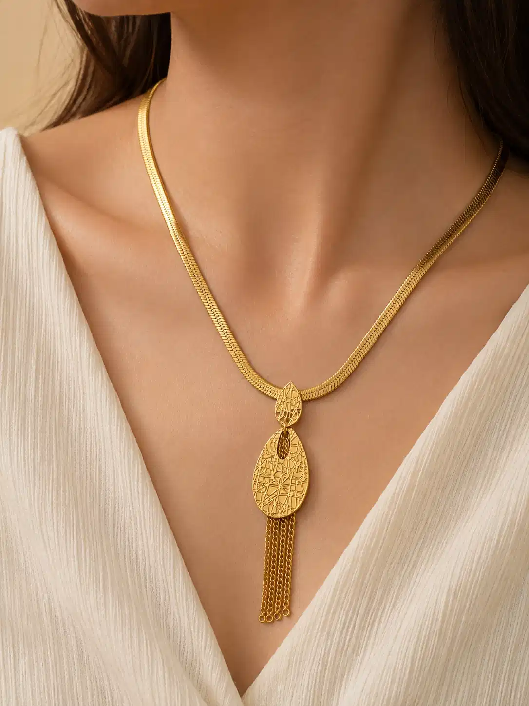 aurelia-textured-tassel-drop-necklace